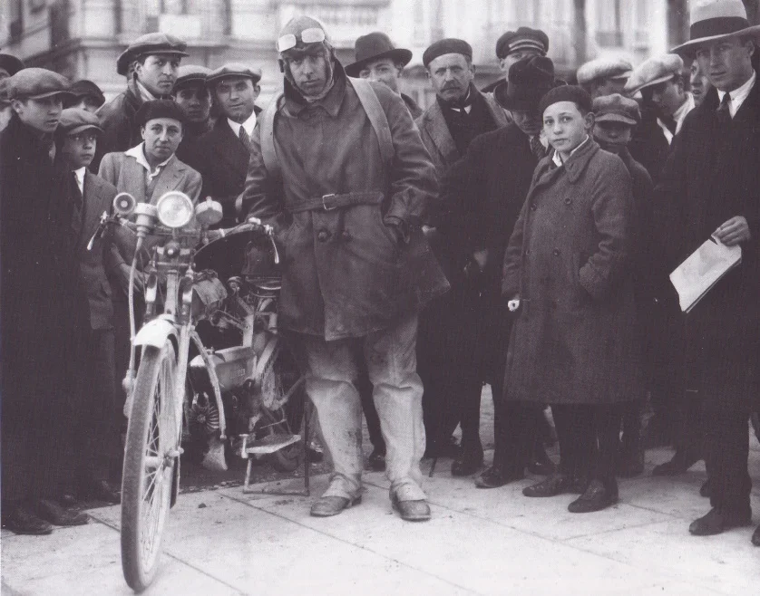 Zehnder_light-motorcycle_Office_26607